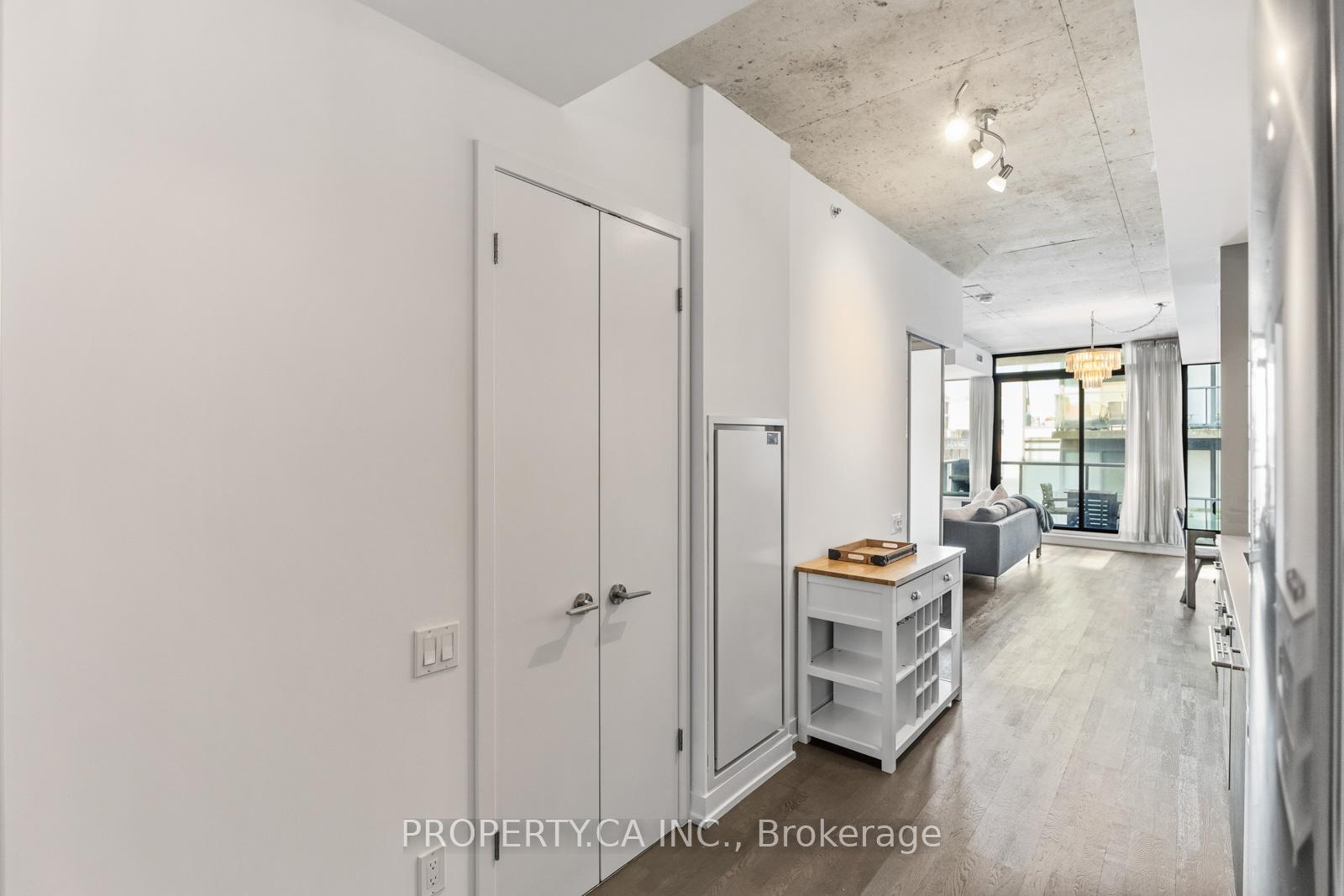 560 King Street W 623