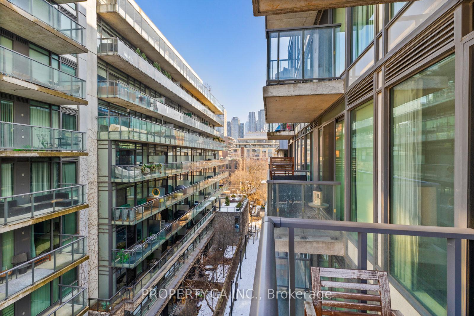 560 King Street W 623