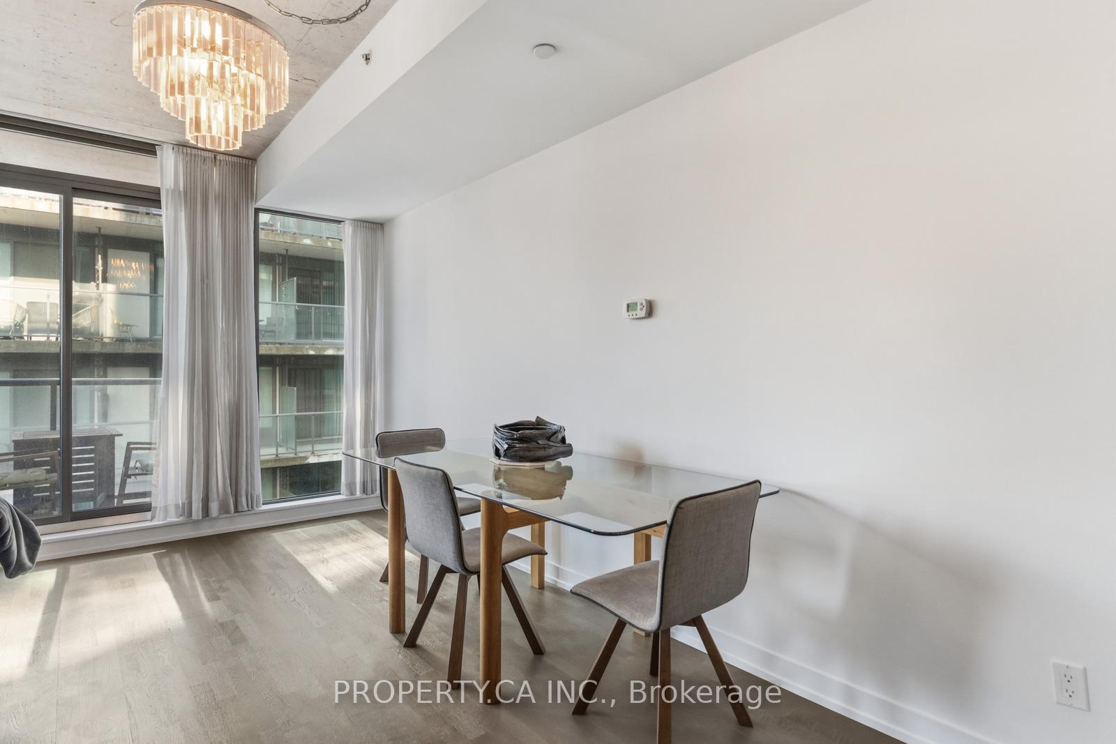560 King Street W 623