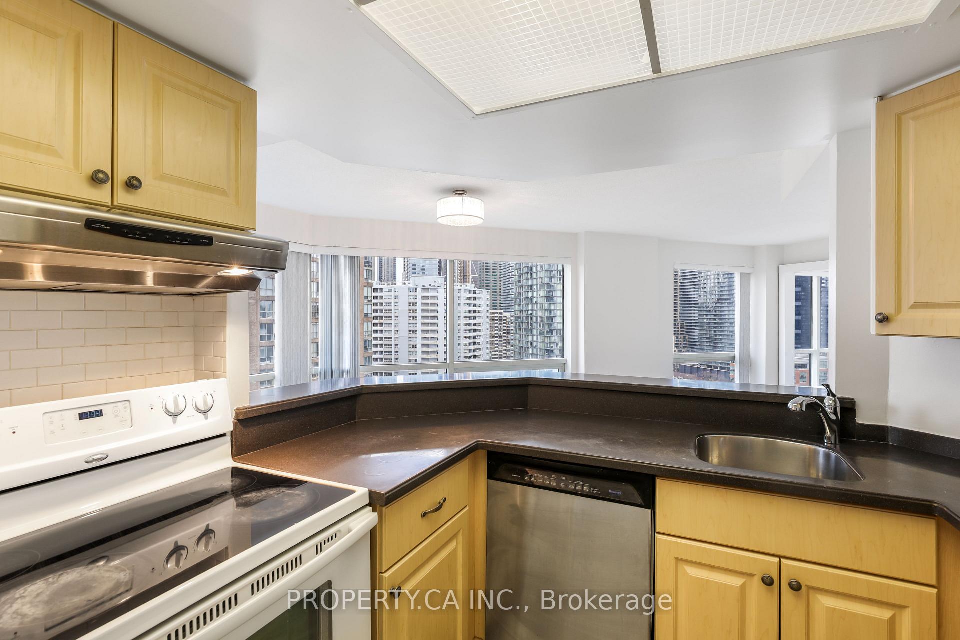 1001 Bay Street 2204