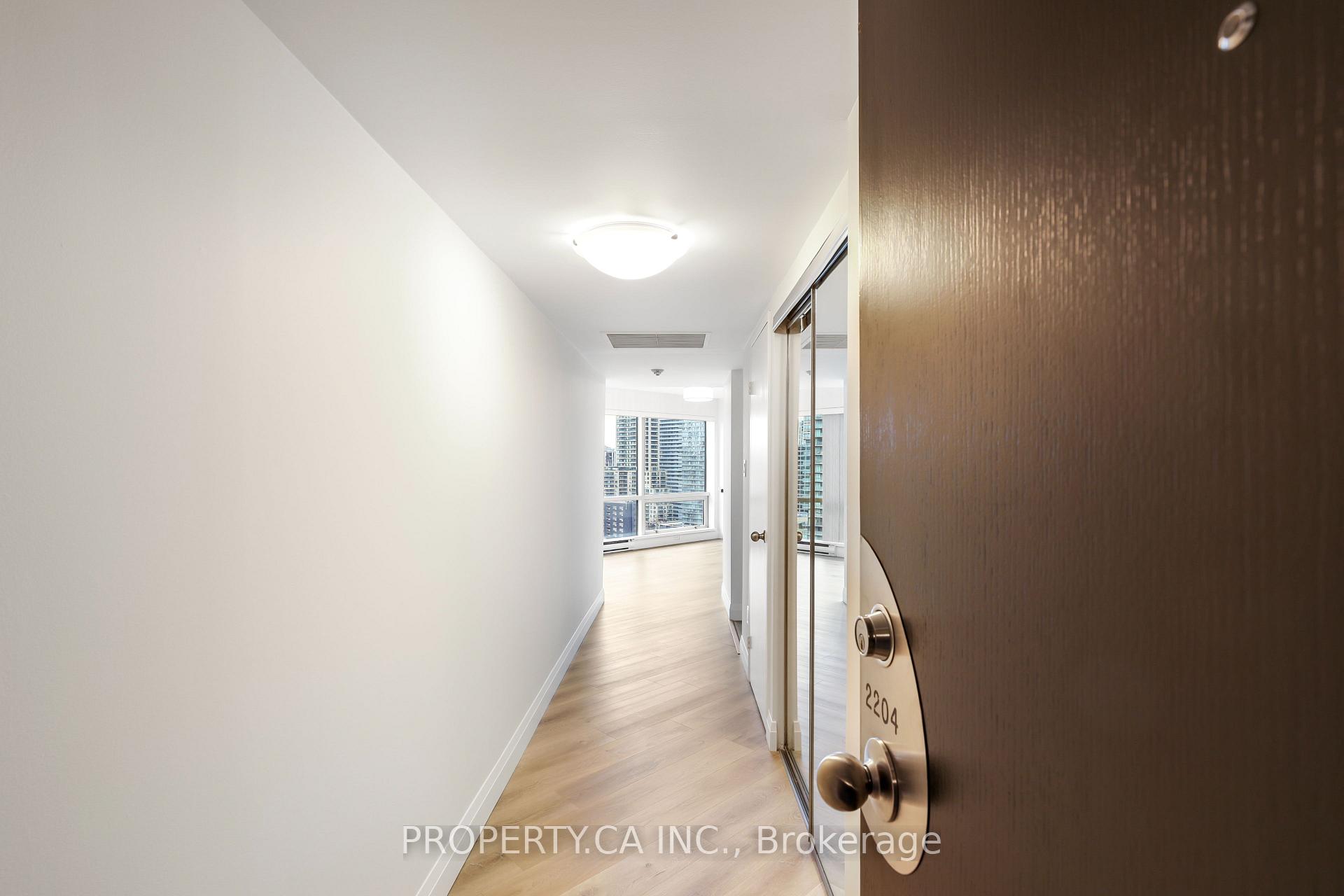 1001 Bay Street 2204