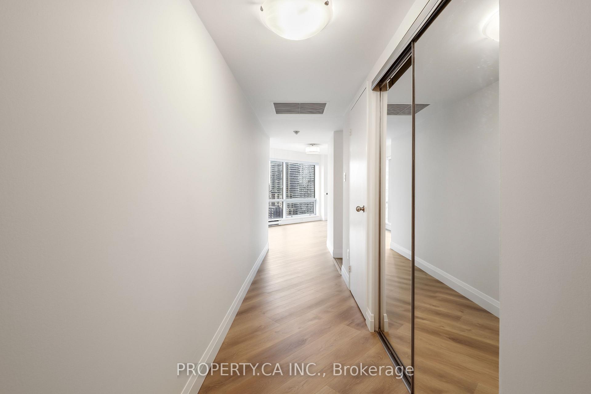 1001 Bay Street 2204