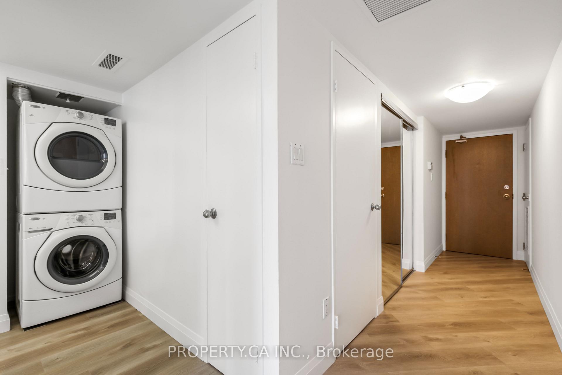 1001 Bay Street 2204