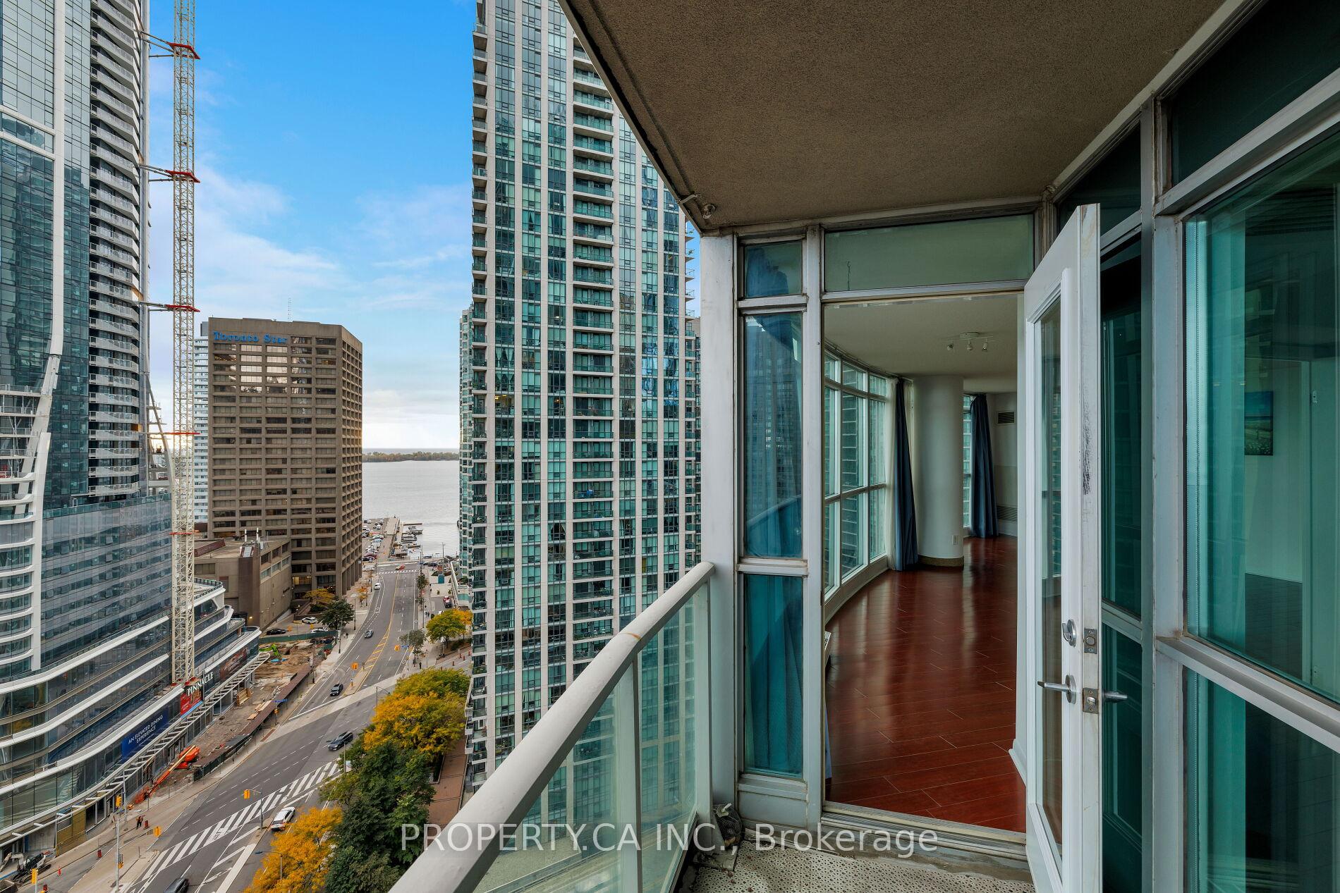 18 Yonge Street 2011