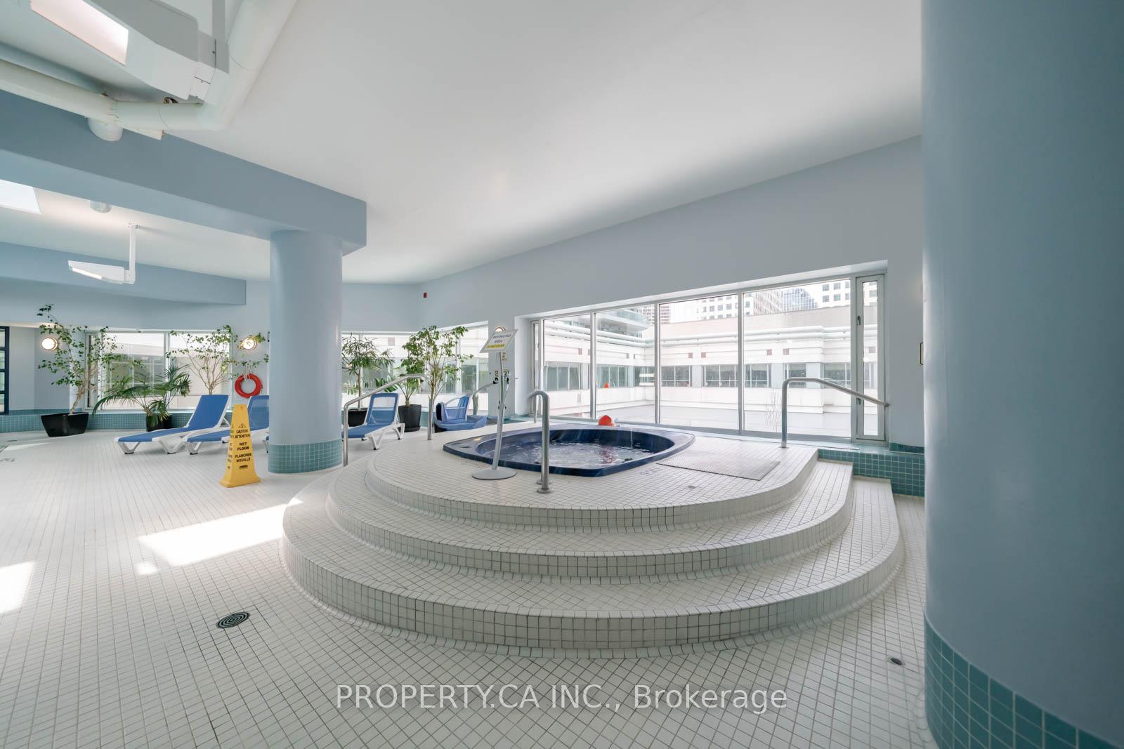 10 Yonge Street 1209