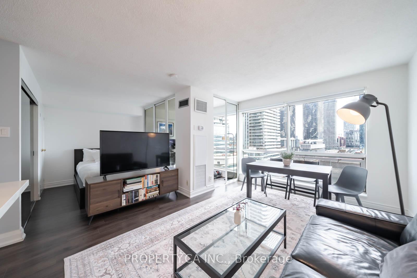 10 Yonge Street 1209