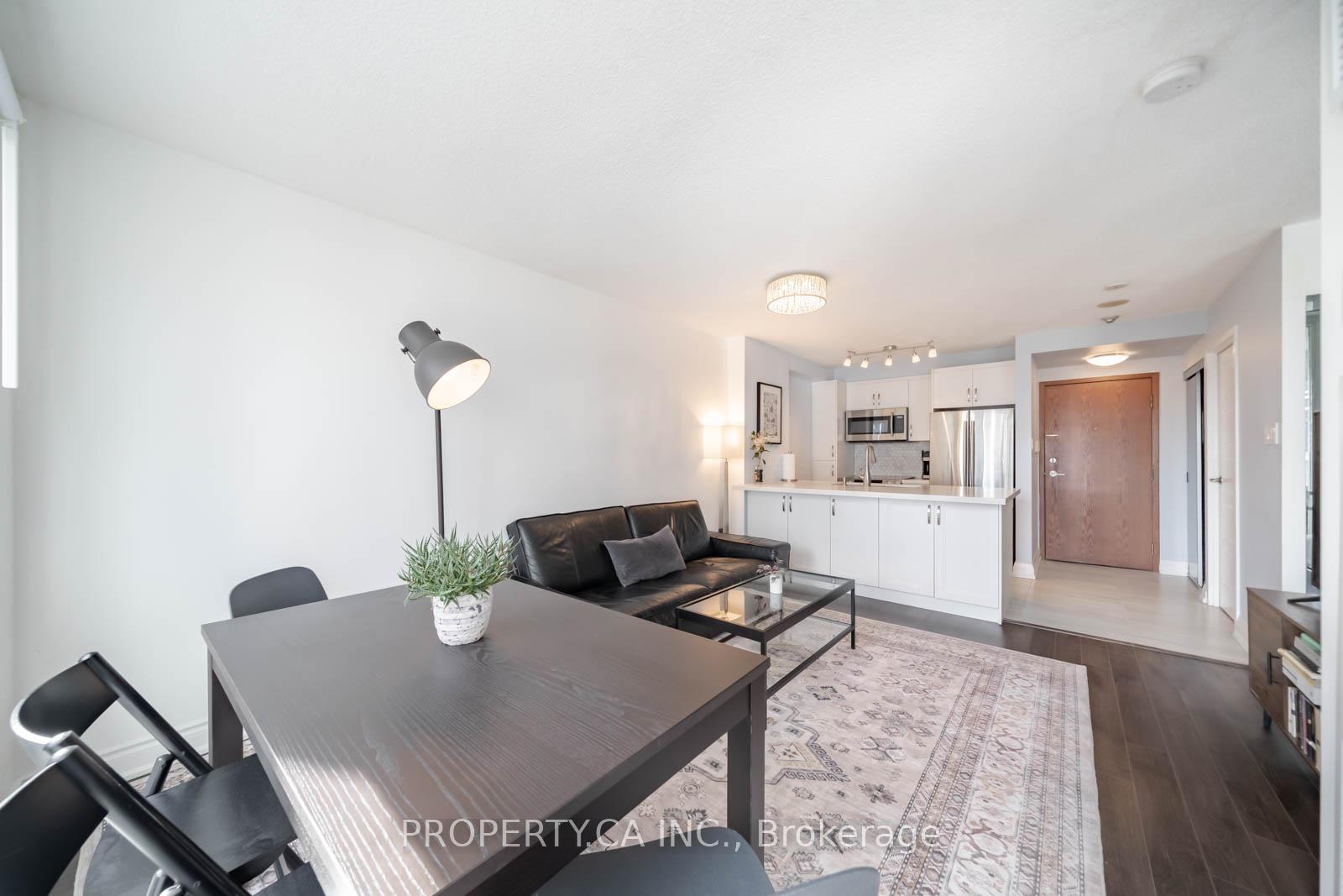 10 Yonge Street 1209