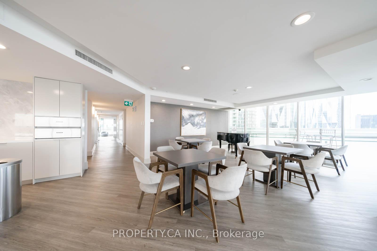 10 Yonge Street 1209
