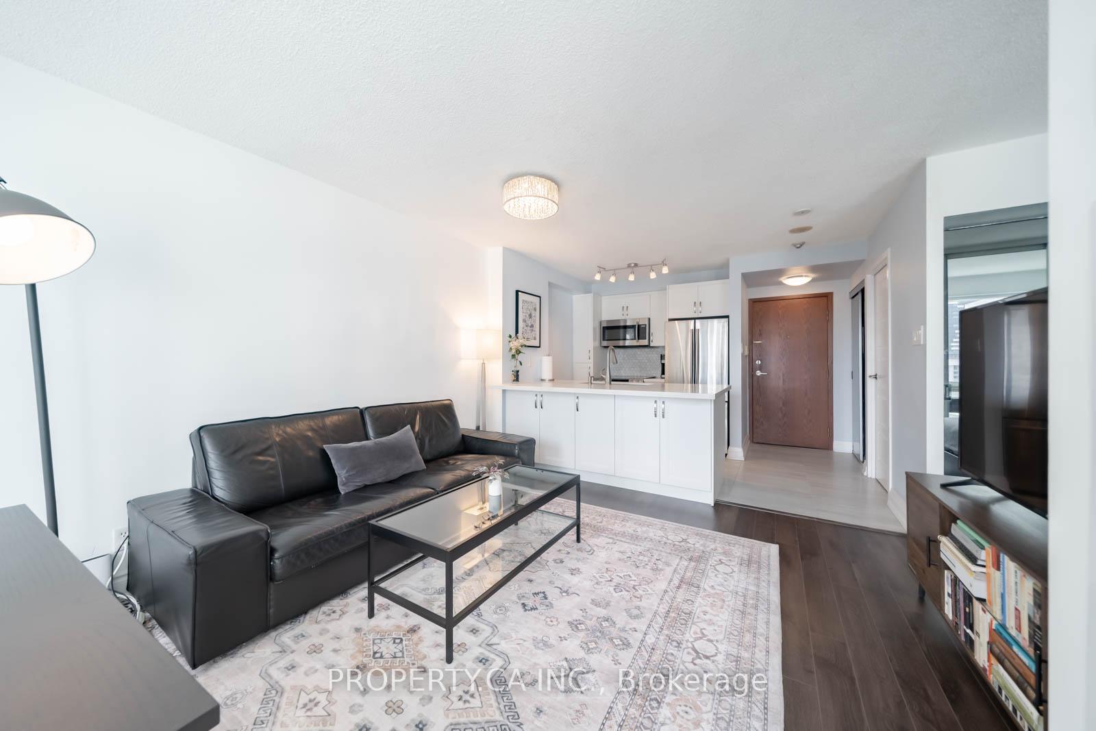 10 Yonge Street 1209
