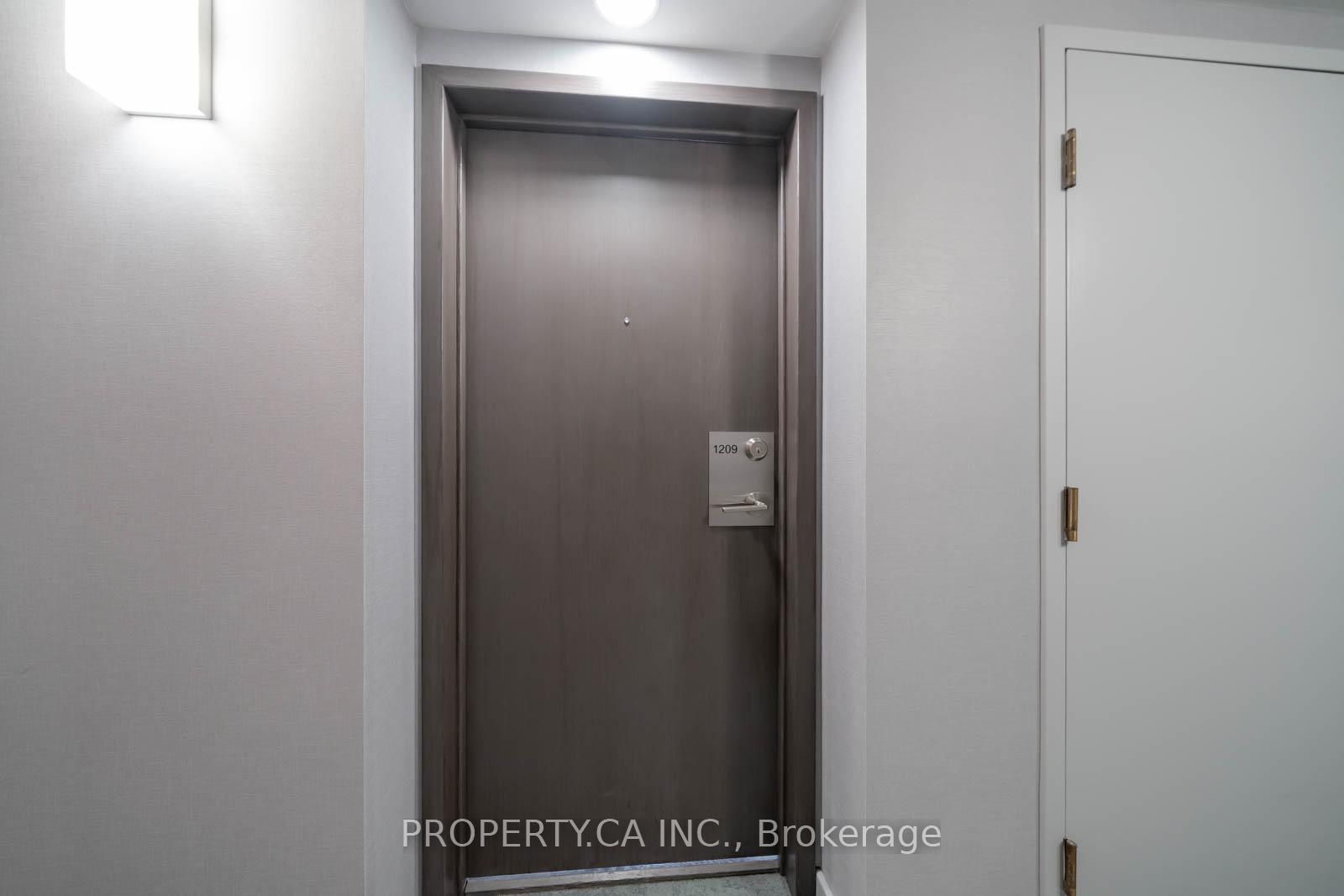 10 Yonge Street 1209