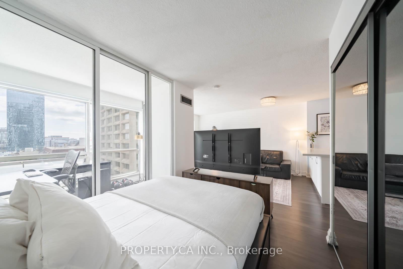 10 Yonge Street 1209