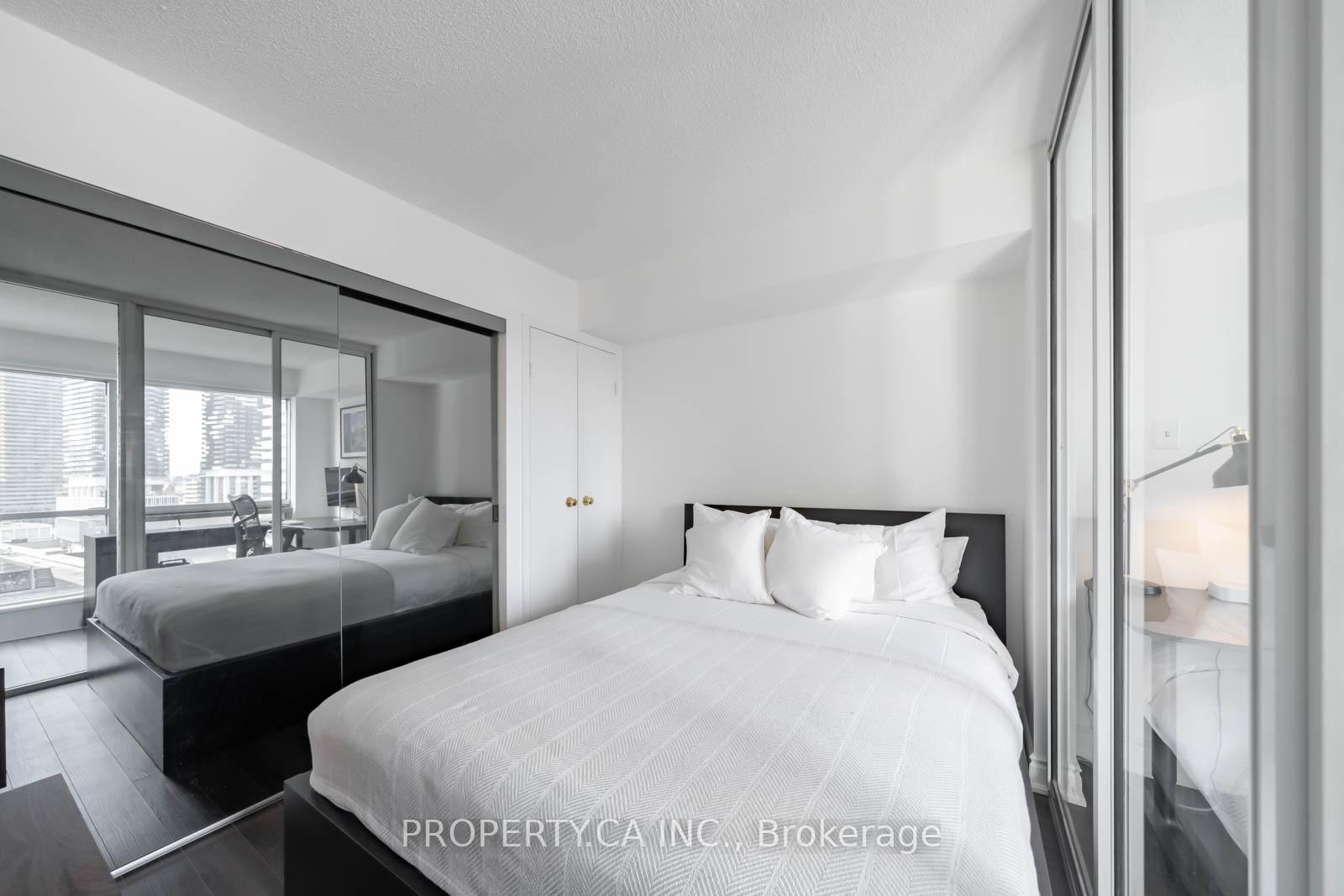 10 Yonge Street 1209