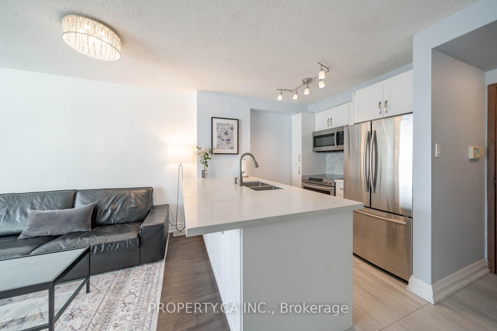 10 Yonge Street 1209