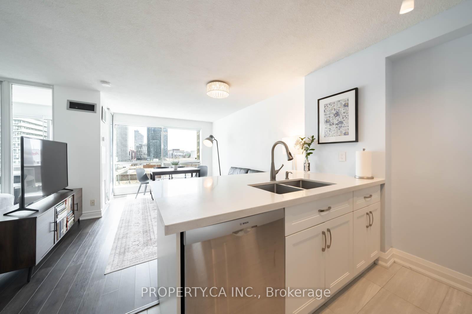 10 Yonge Street 1209