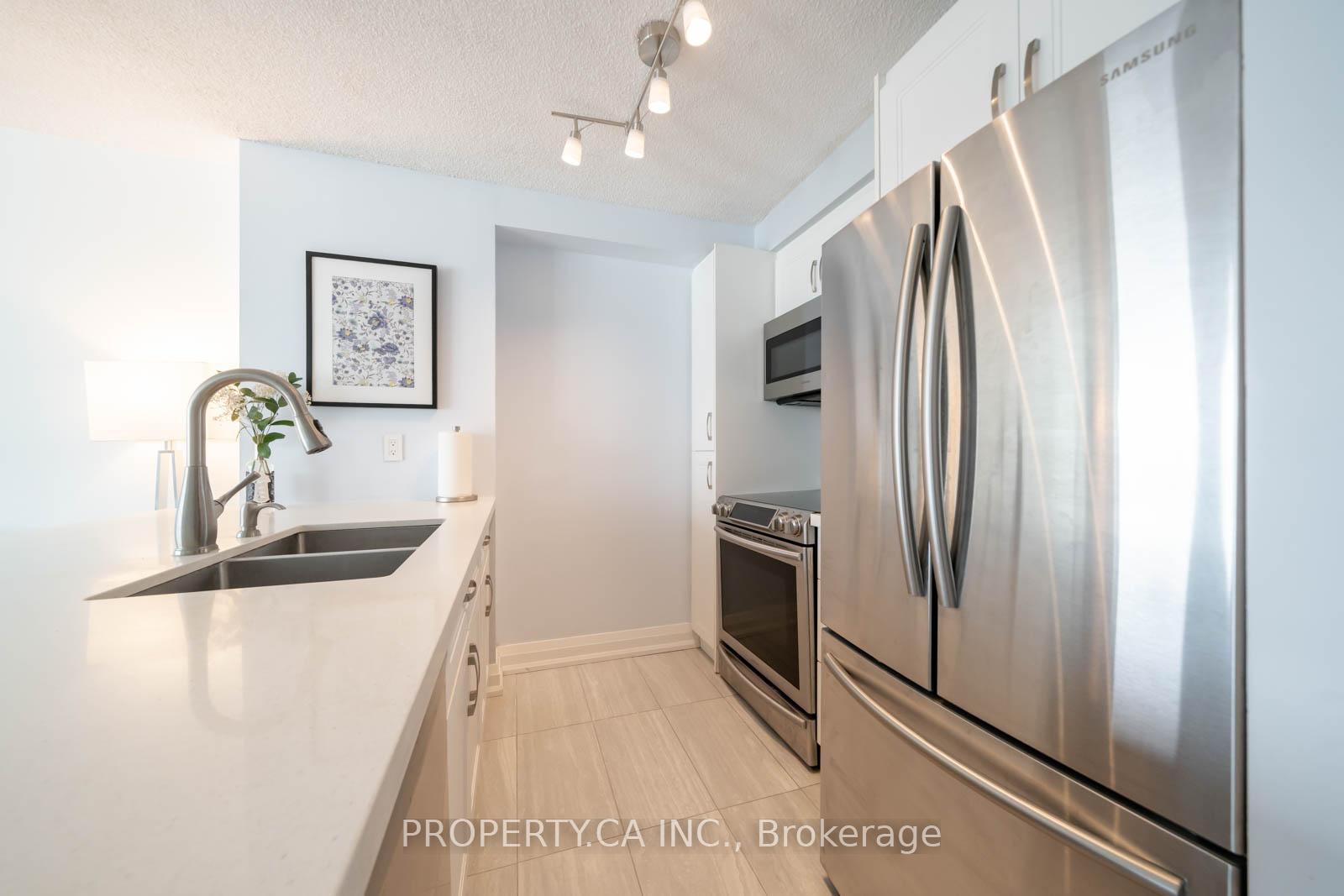 10 Yonge Street 1209
