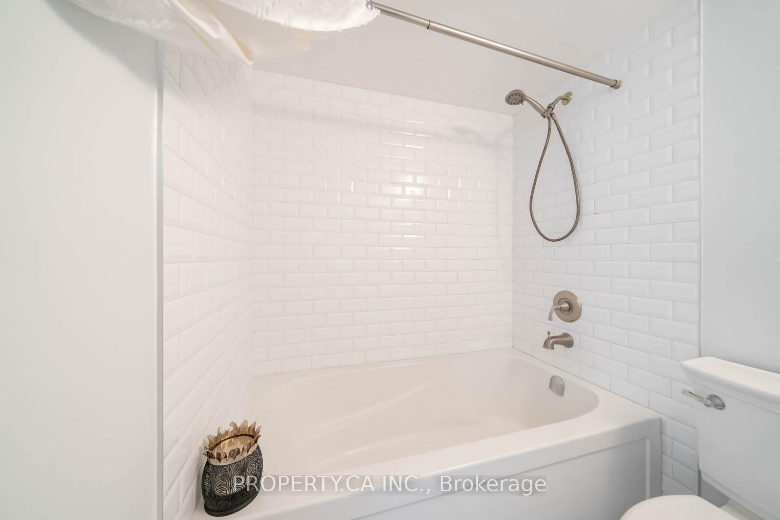 10 Yonge Street 1209