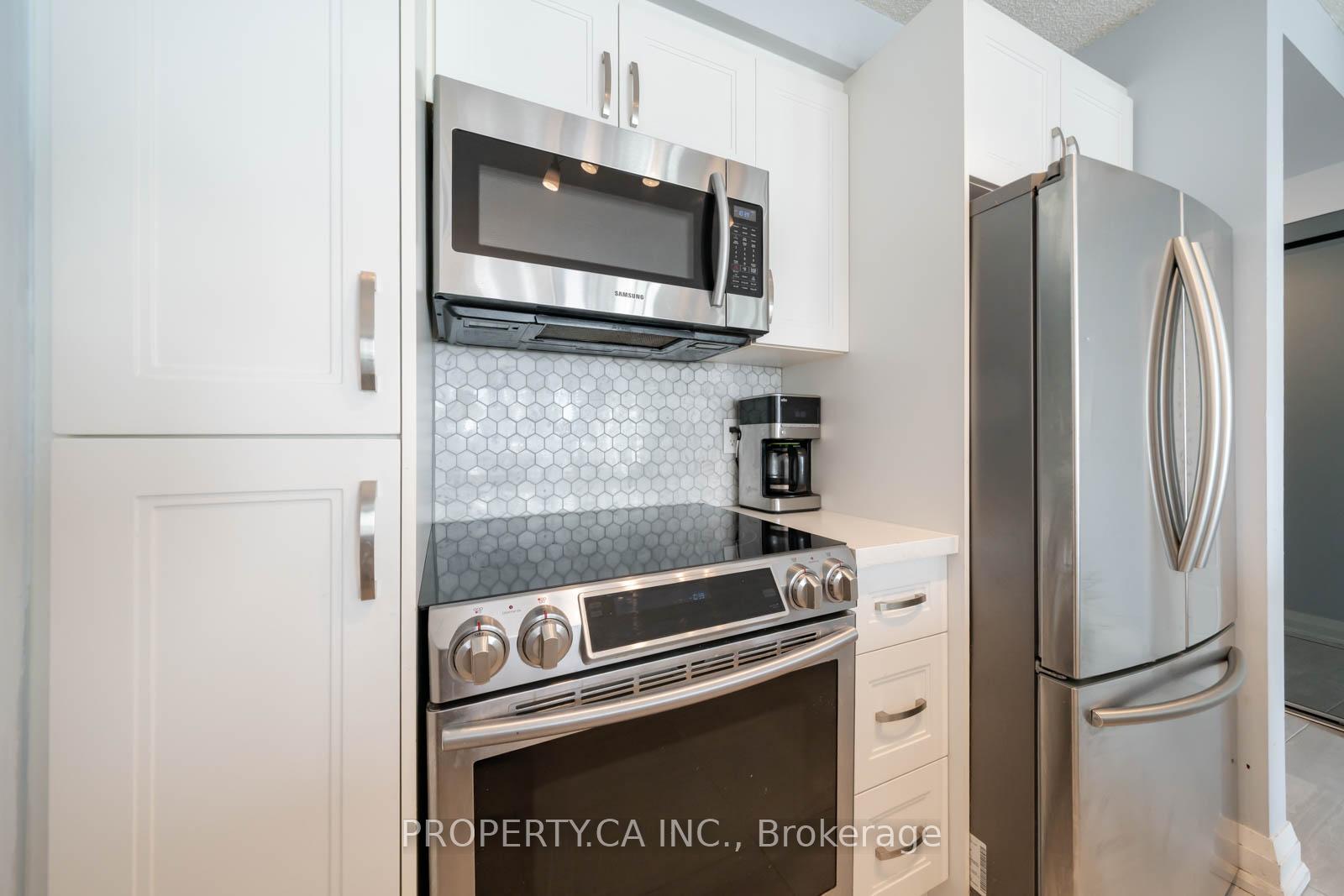 10 Yonge Street 1209