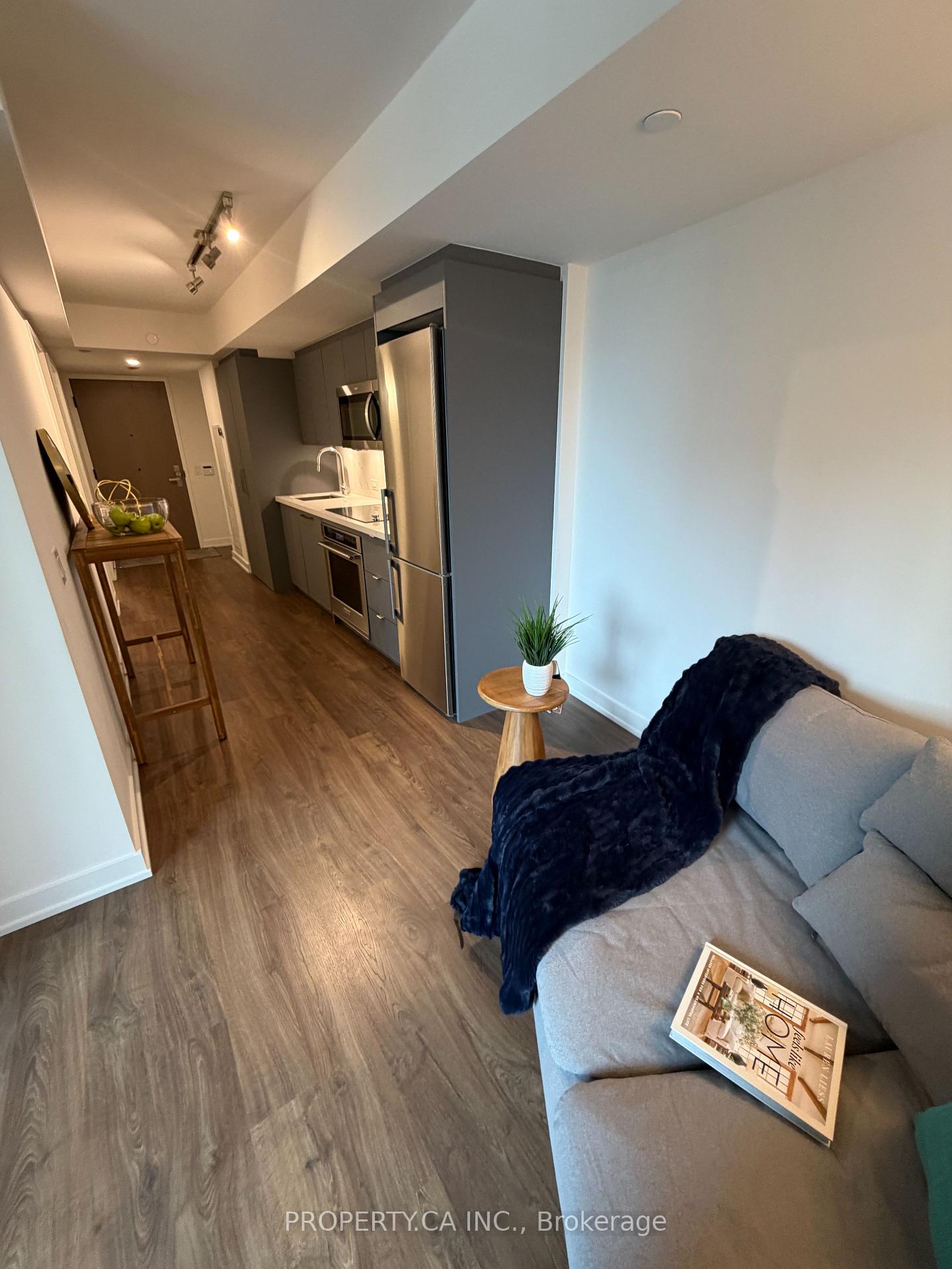 30 Tretti Way 525
