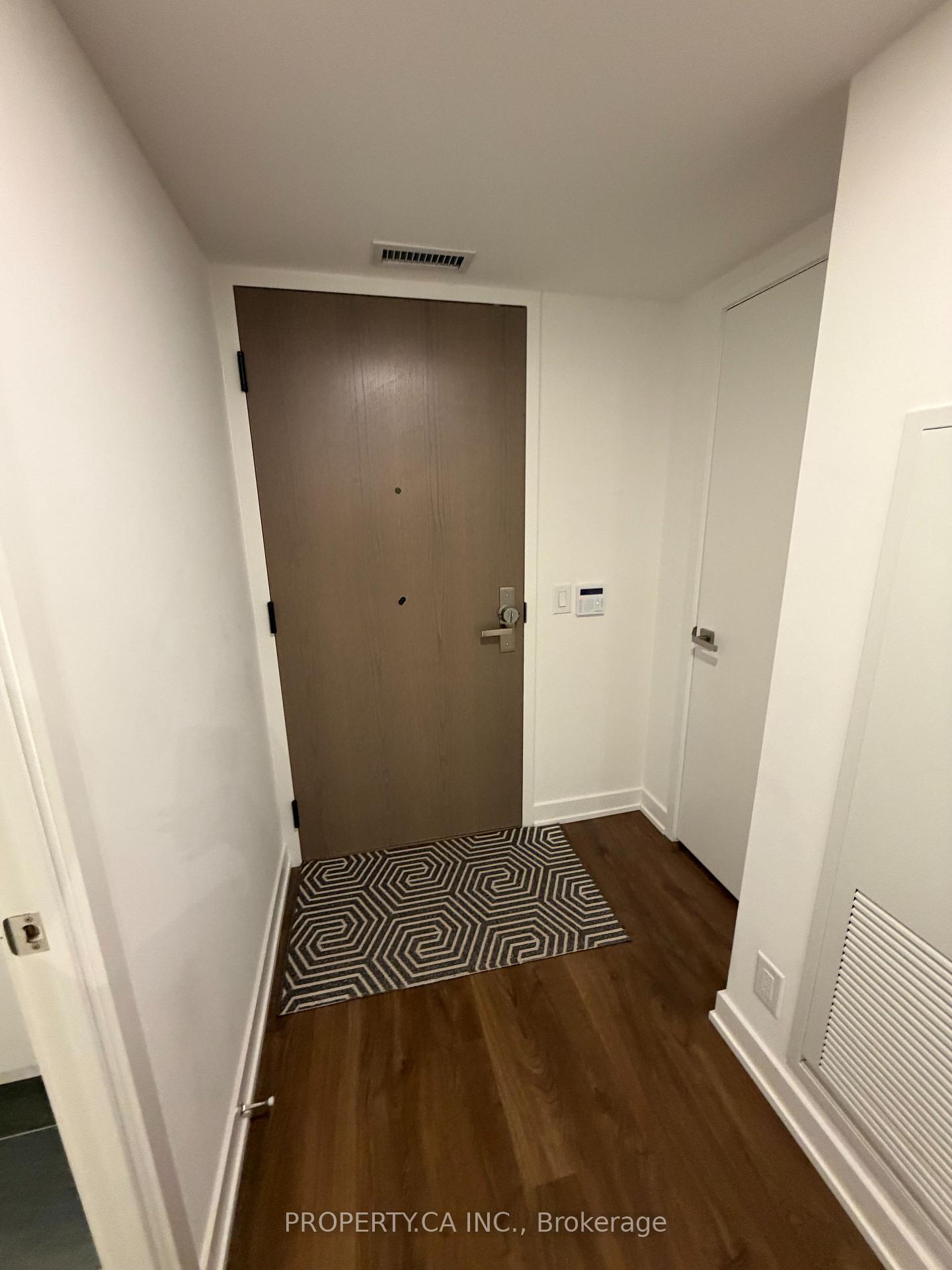 30 Tretti Way 525