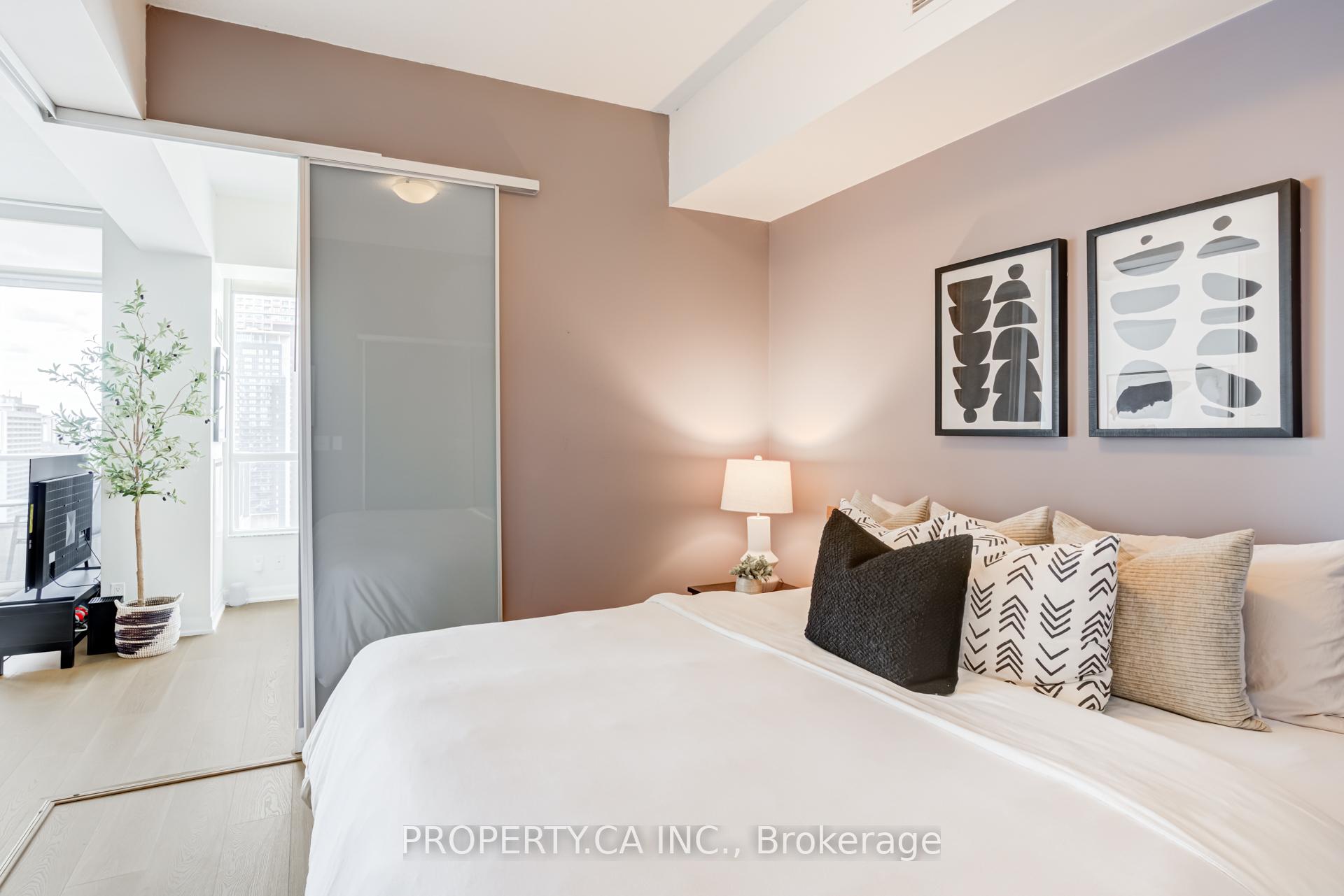 500 Sherbourne Street 2202