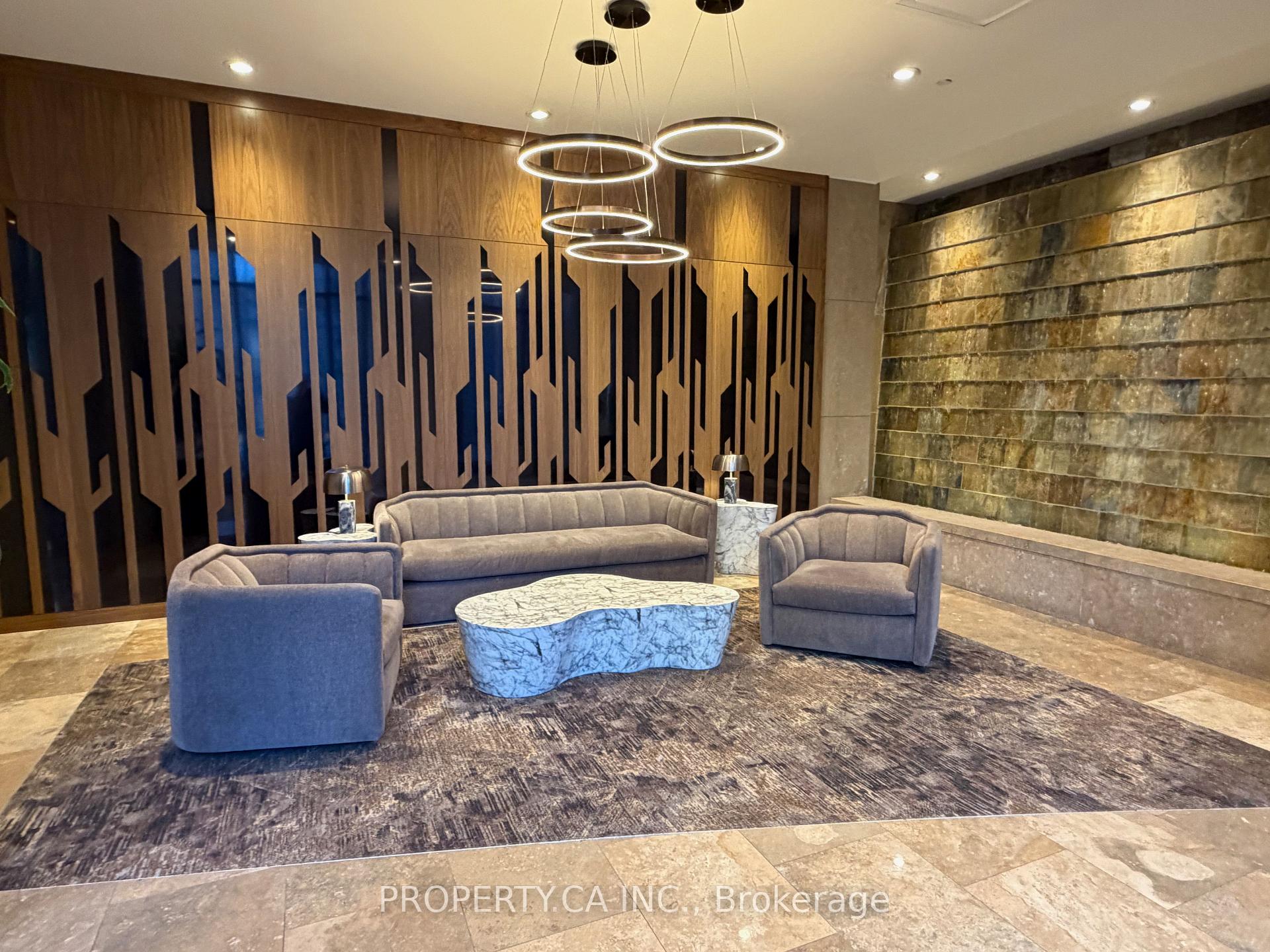 5 Northtown Way 1614