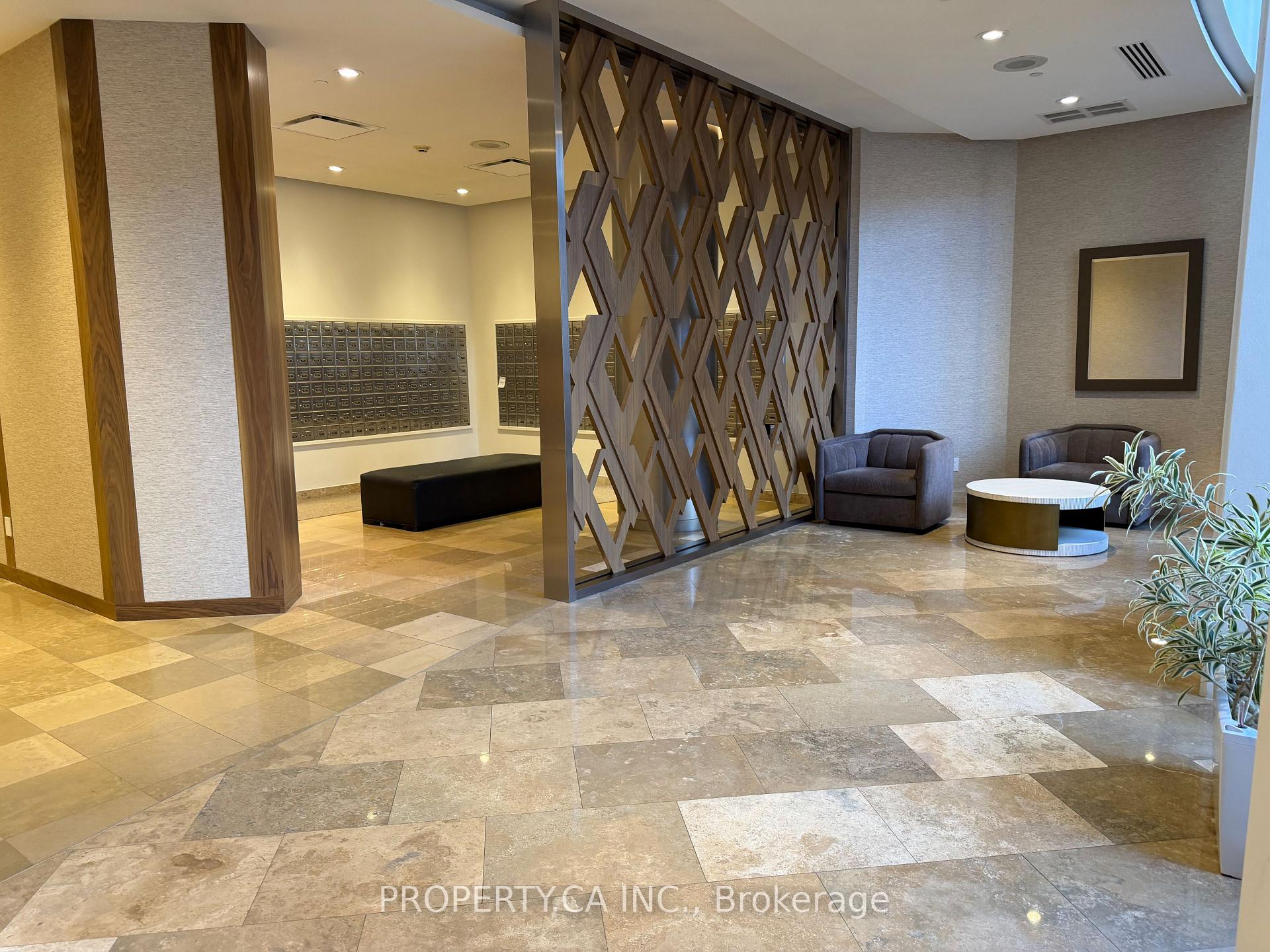 5 Northtown Way 1614
