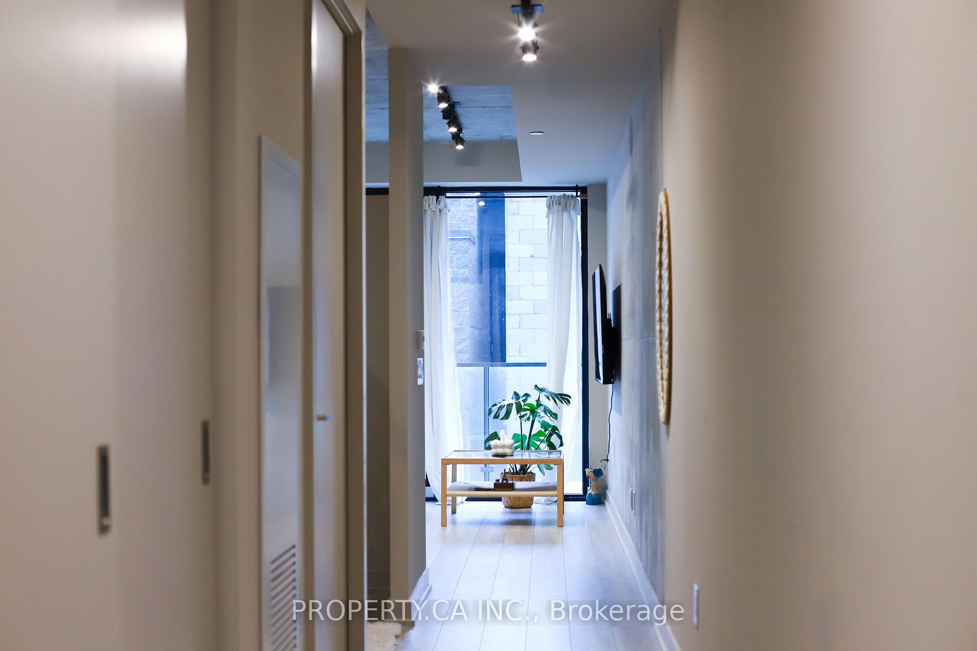 458 Richmond Street W 408