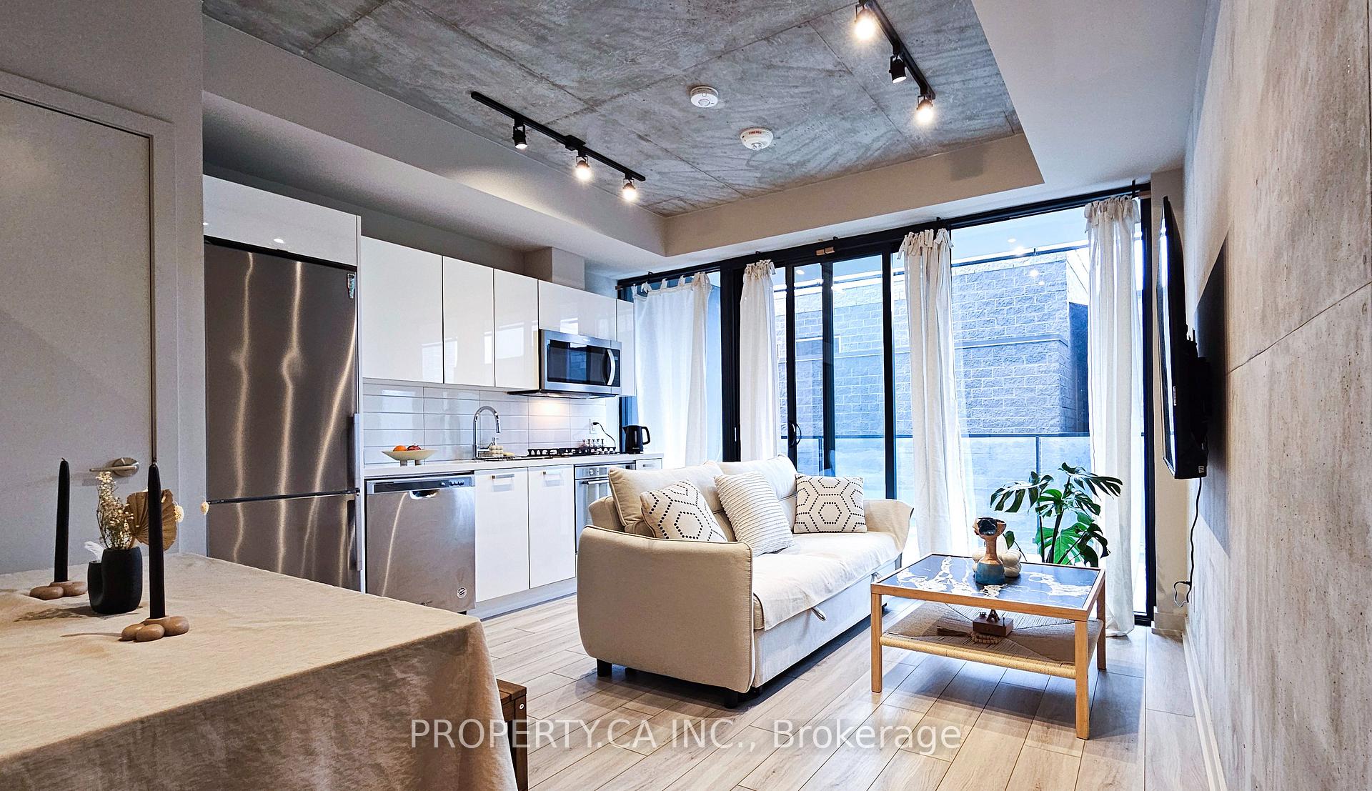 458 Richmond Street W 408