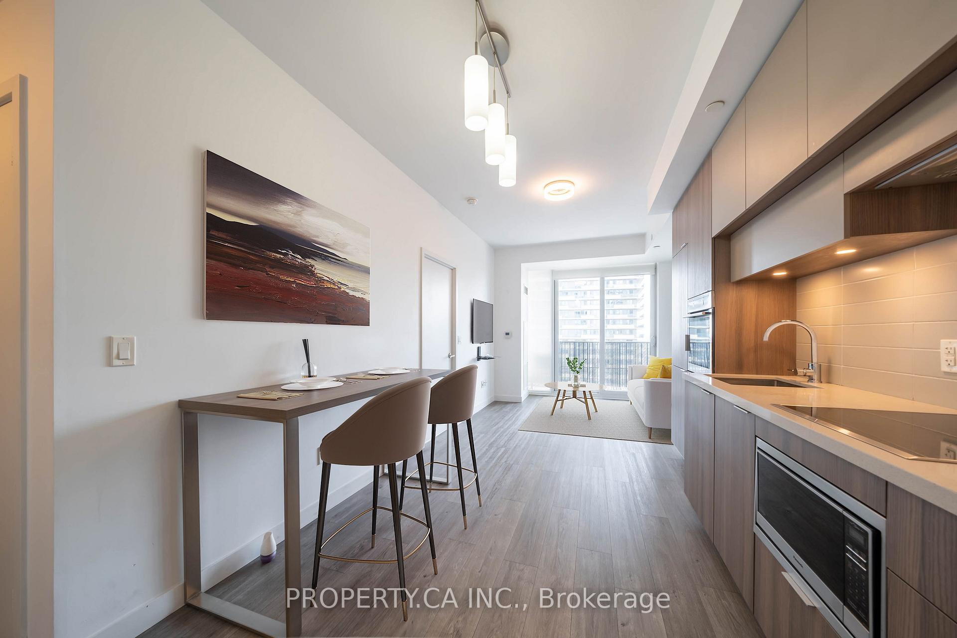 8 Eglinton Avenue E 1412