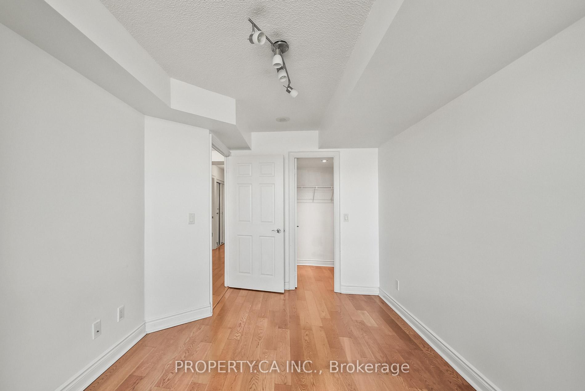 15 Greenview Avenue 309