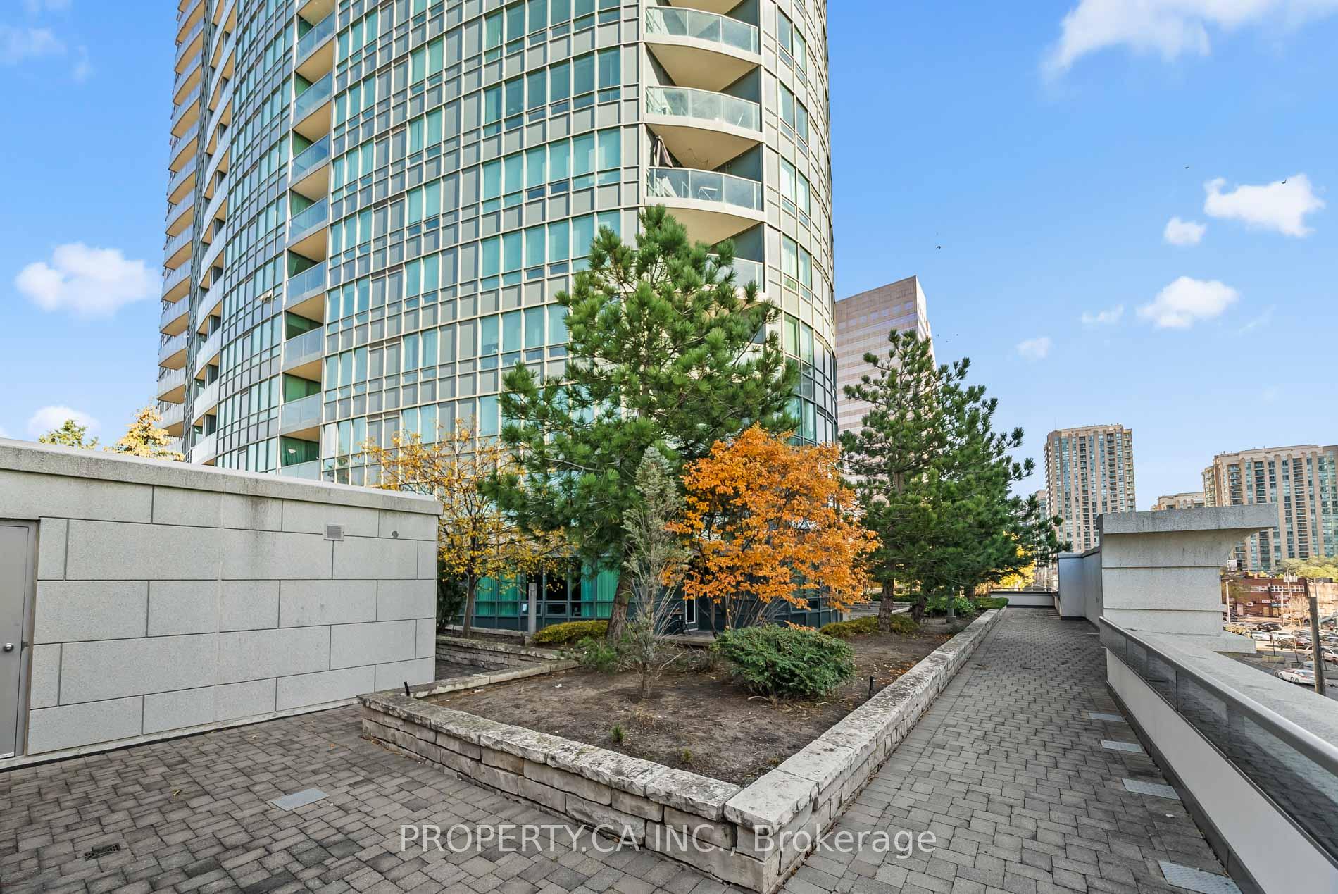 15 Greenview Avenue 309