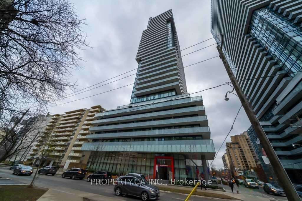 185 Roehampton Avenue 1303