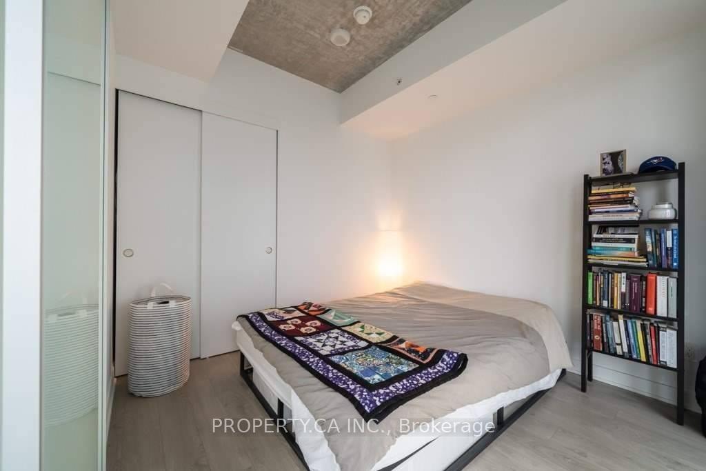 185 Roehampton Avenue 1303