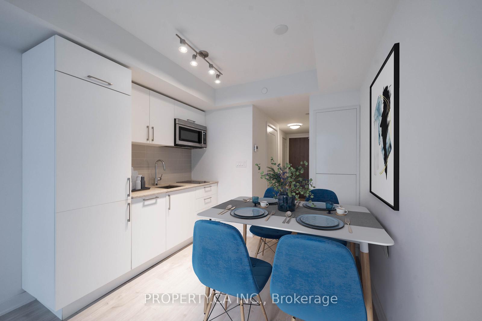 576 Front Street W 319E