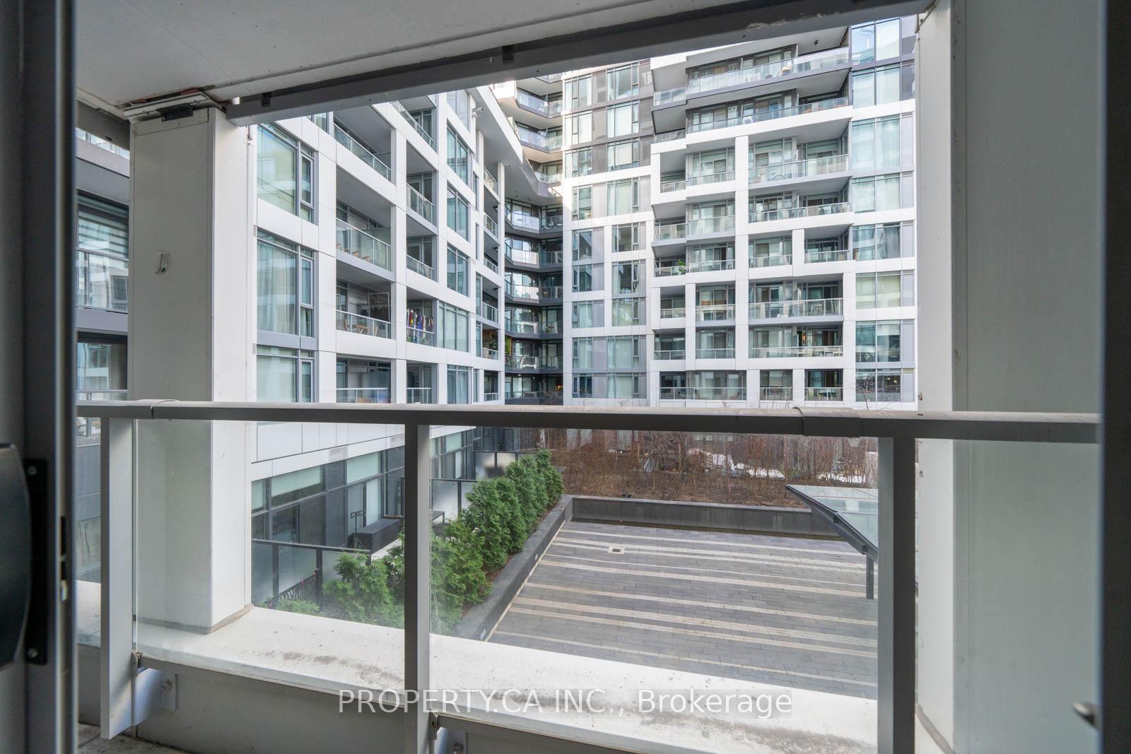 576 Front Street W 319E
