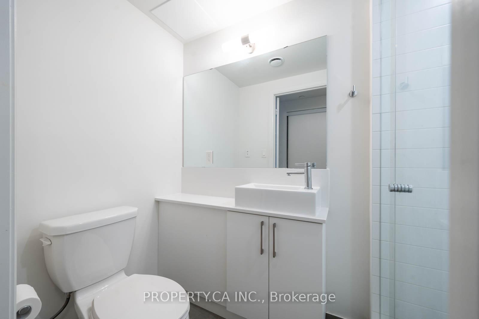 576 Front Street W 319E