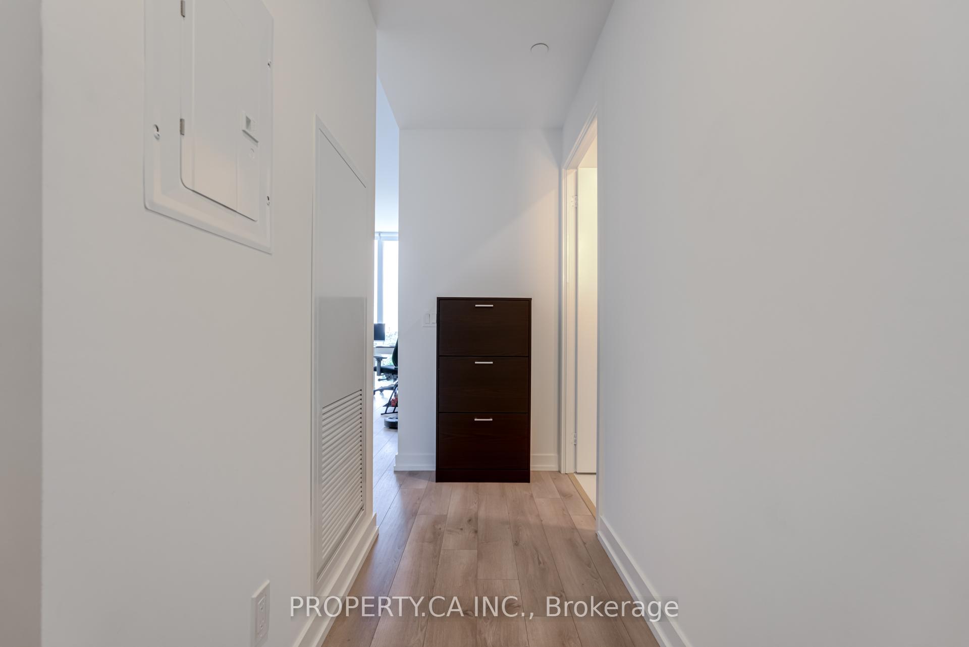 33 Helendale Avenue 719