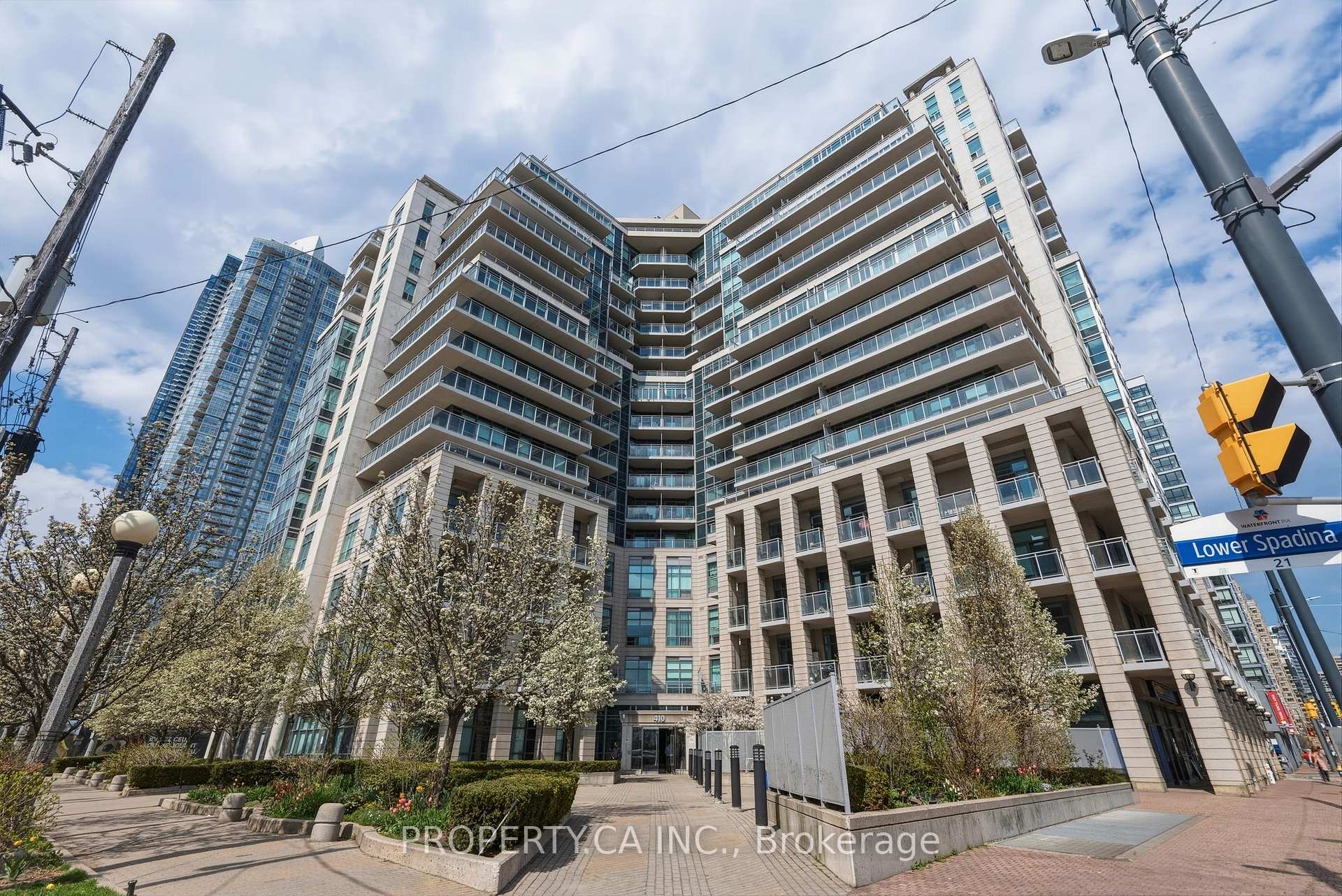 410 Queens Quay W 1105