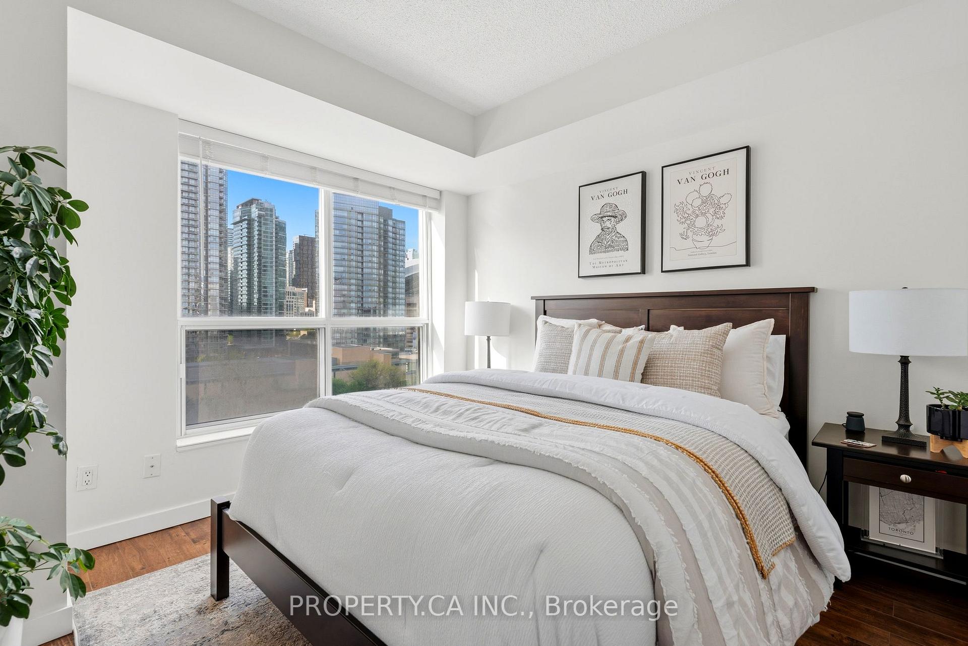 410 Queens Quay W 1105