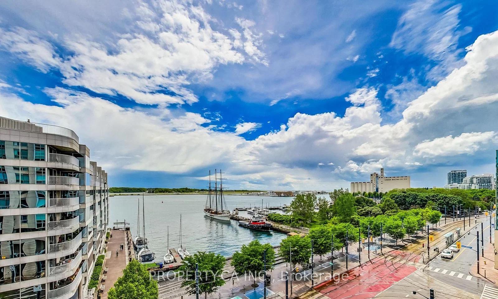 410 Queens Quay W 1105