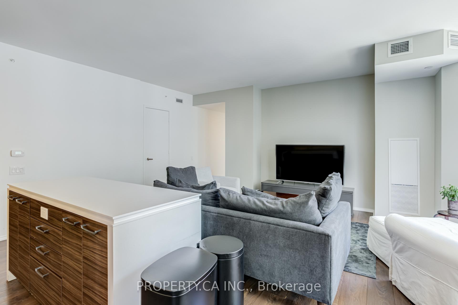 45 Charles Street E 502