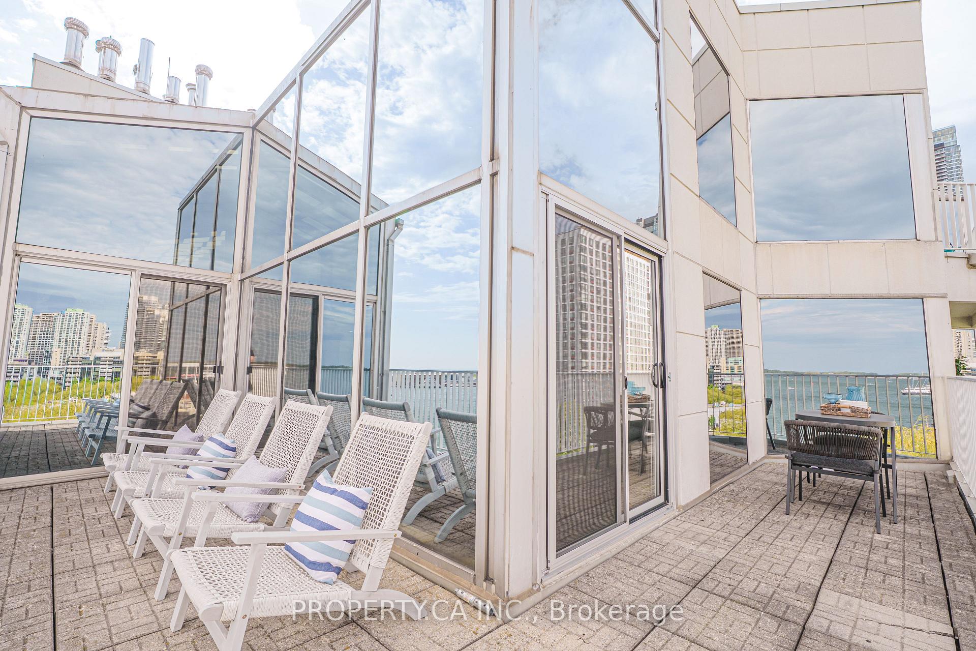 401 Queens Quay W 707
