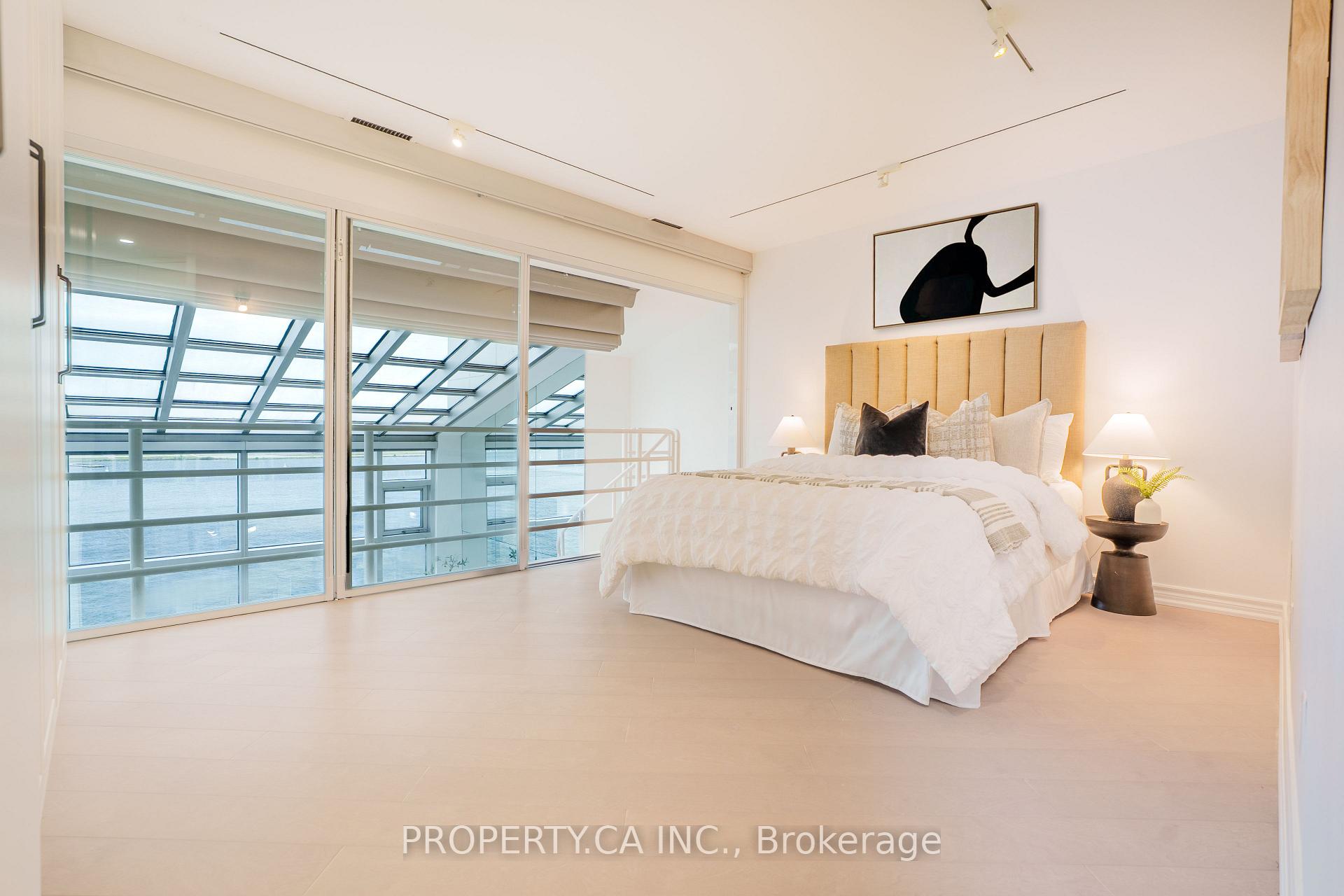401 Queens Quay W 707