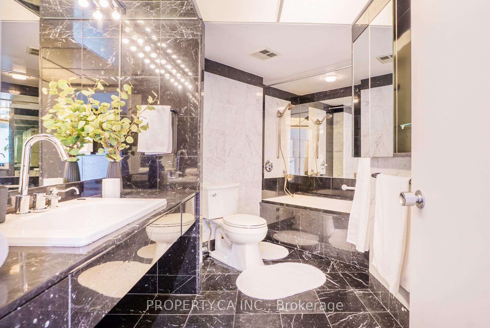 401 Queens Quay W 707