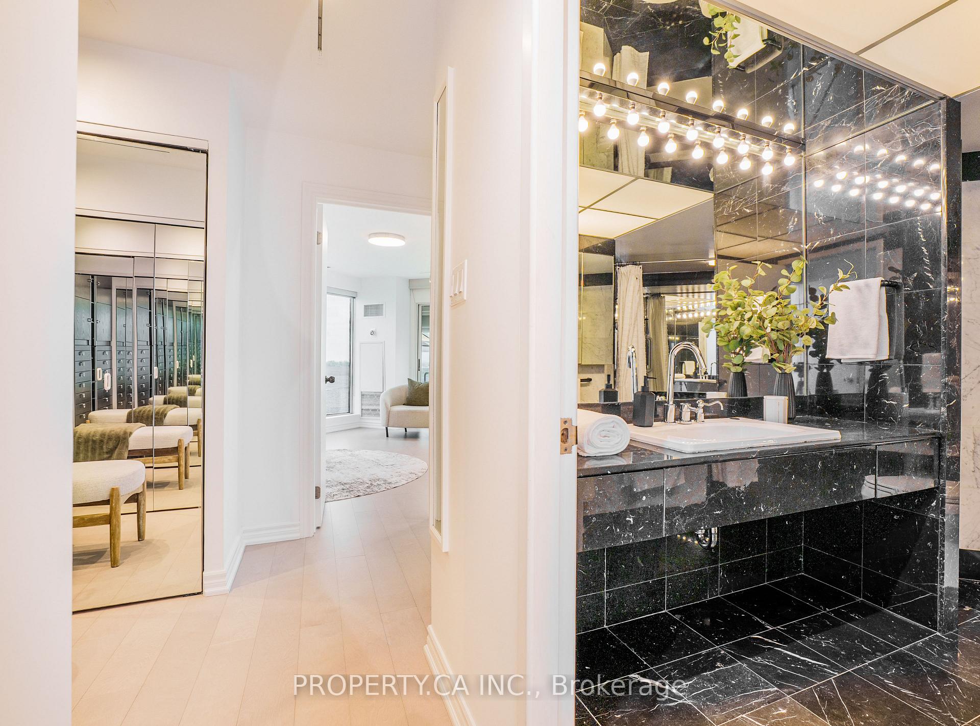 401 Queens Quay W 707