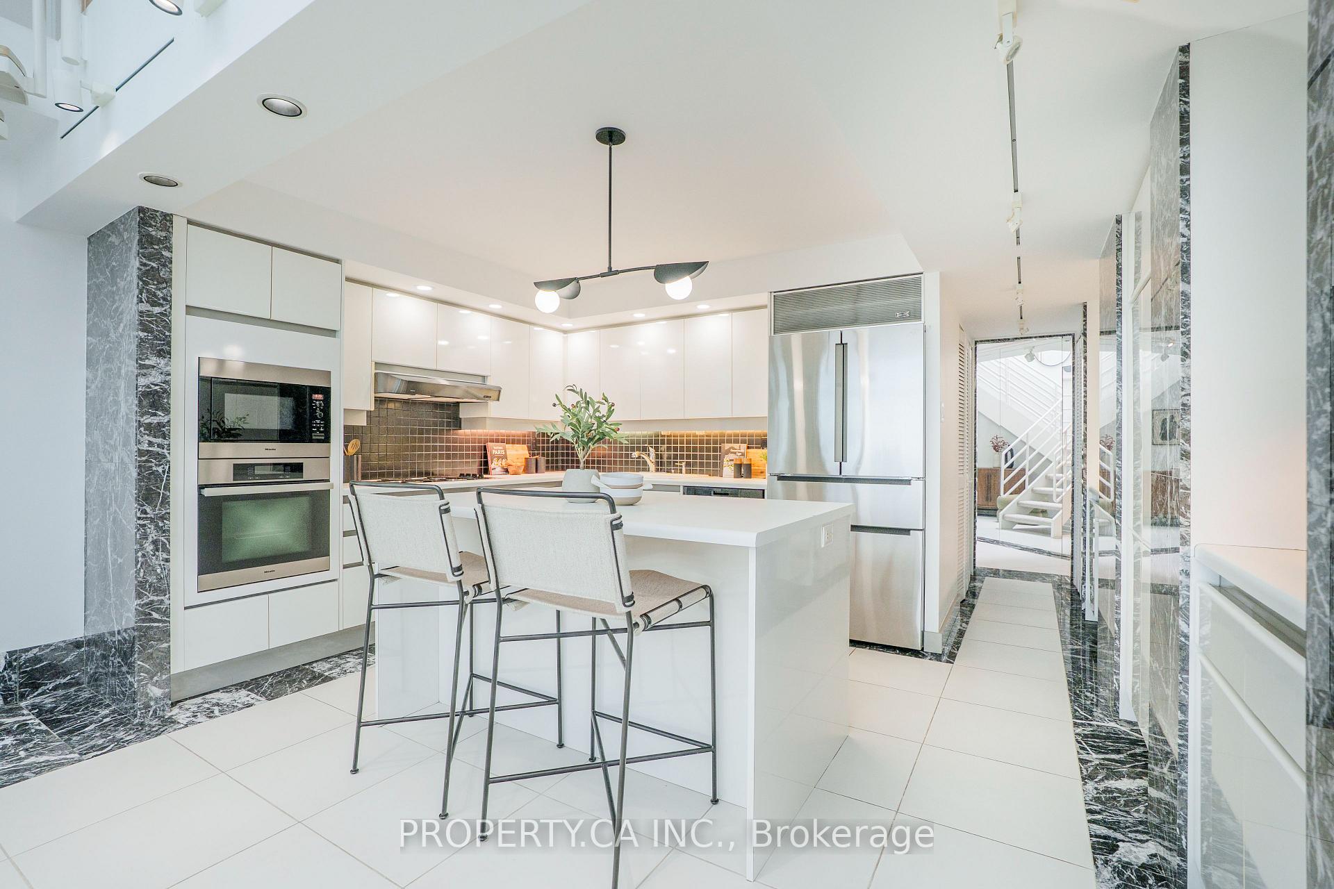 401 Queens Quay W 707