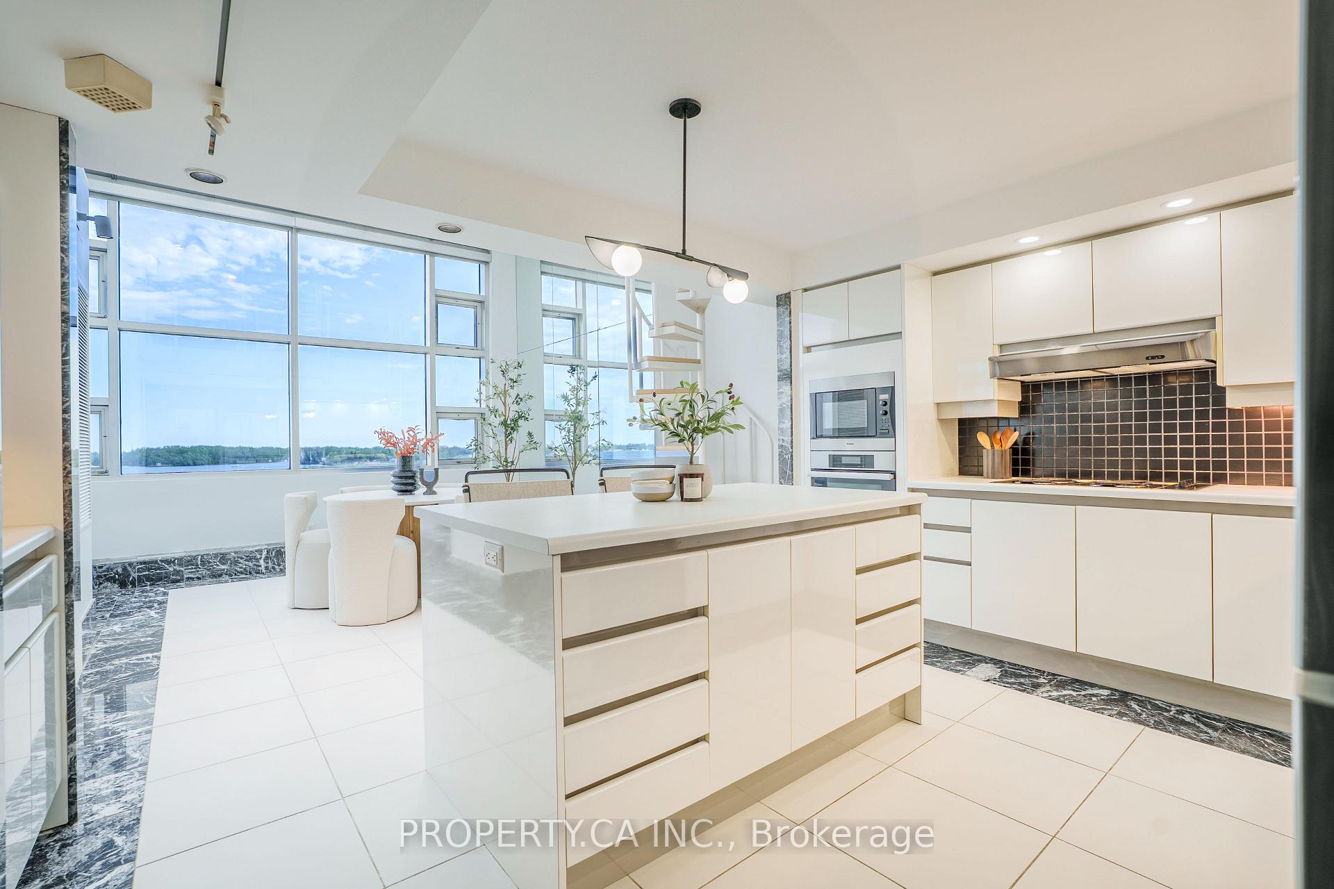 401 Queens Quay W 707