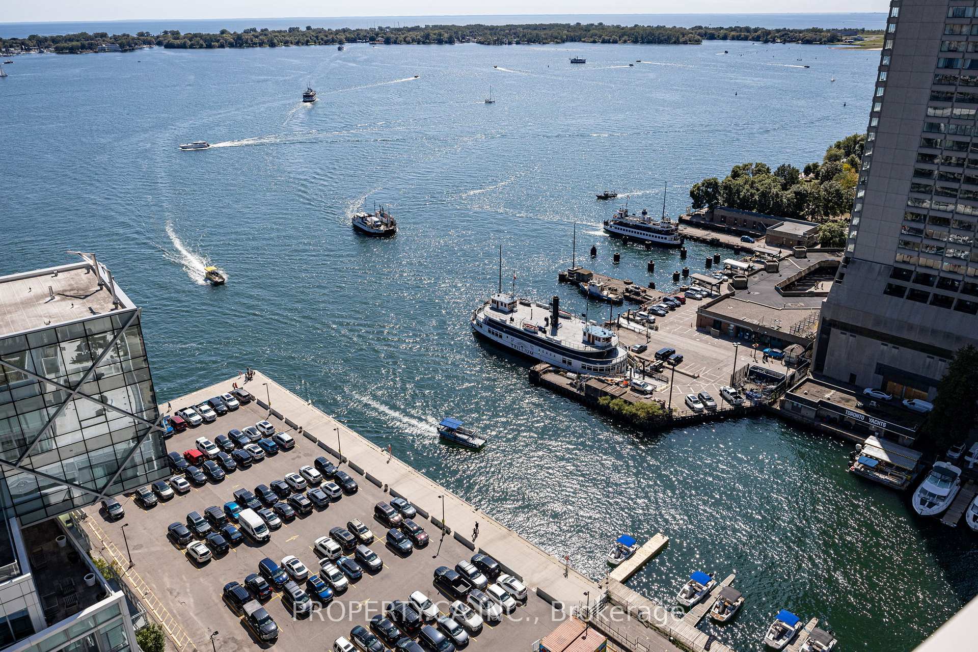 15 Queens Quay E 2203