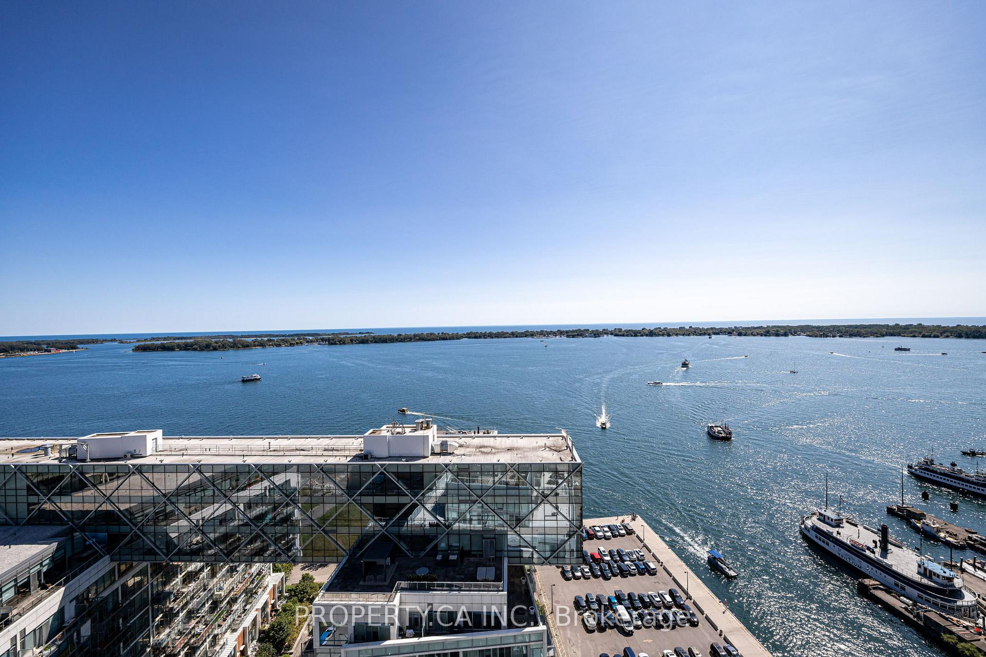 15 Queens Quay E 2203