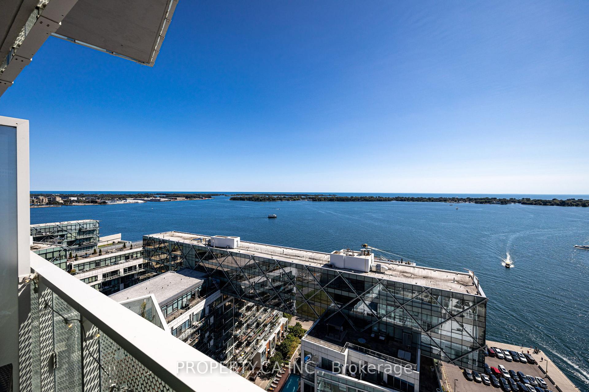 15 Queens Quay E 2203